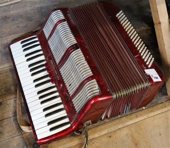 Italian accordian(-)
